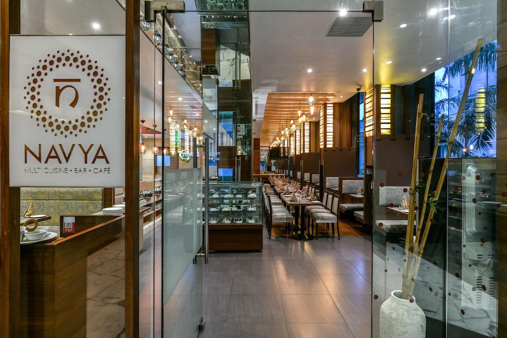 The Regale By Tunga Hotell Mumbai Exteriör bild