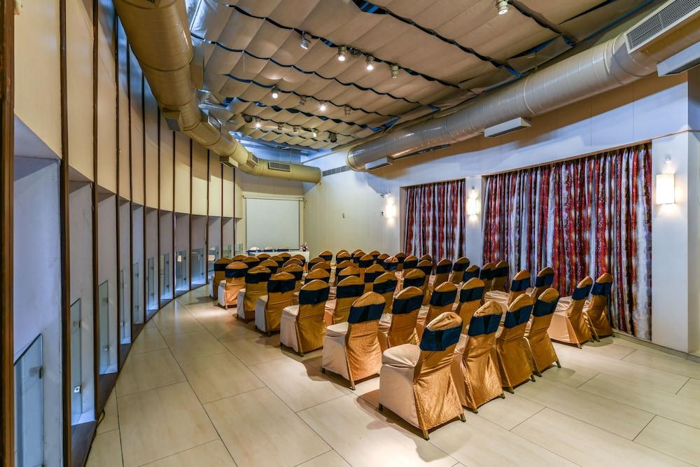 The Regale By Tunga Hotell Mumbai Exteriör bild
