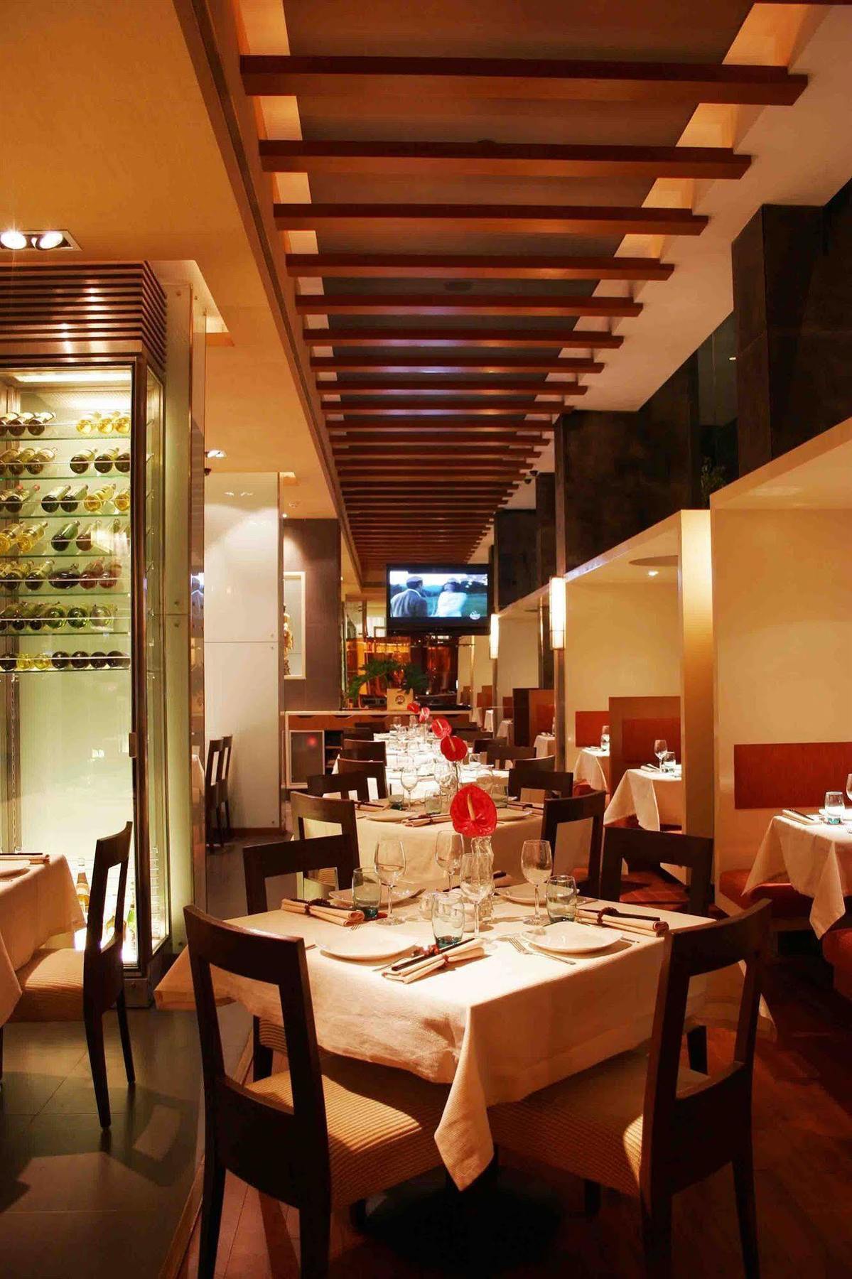 The Regale By Tunga Hotell Mumbai Exteriör bild
